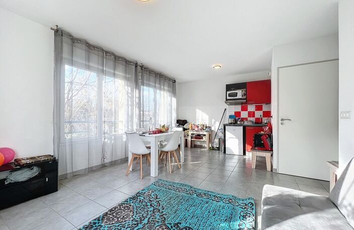 Appartement à vendre 2 pièces 35,10 m2 meublé à JUVIGNAC (34) résidence avec piscine secteur thermes + parking — photo 4