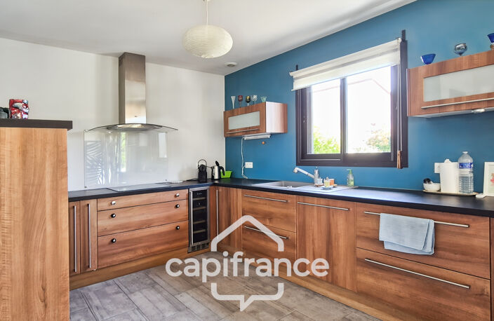 MAISON CONTEMPORAINE AVEC PISCINE et GARAGE – SANS VIS-À-VIS – BELLERIVE-SUR-ALLIER / 03 — photo 2