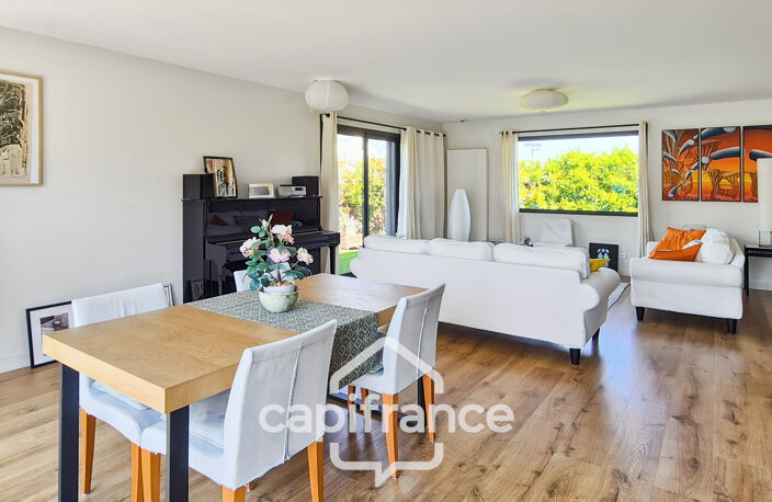 MAISON CONTEMPORAINE AVEC PISCINE et GARAGE – SANS VIS-À-VIS – BELLERIVE-SUR-ALLIER / 03 — photo 3