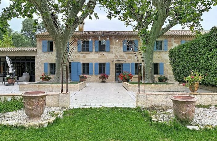 Mas de Charme en Camargue – 3 Habitations, Dépendances et Piscine — photo 3