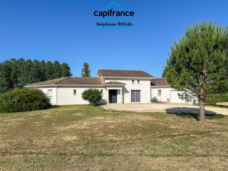 Maison à vendre 6 pièces maison de 180m2 habitables sur un terrain clos de 7315m2 — photo 1