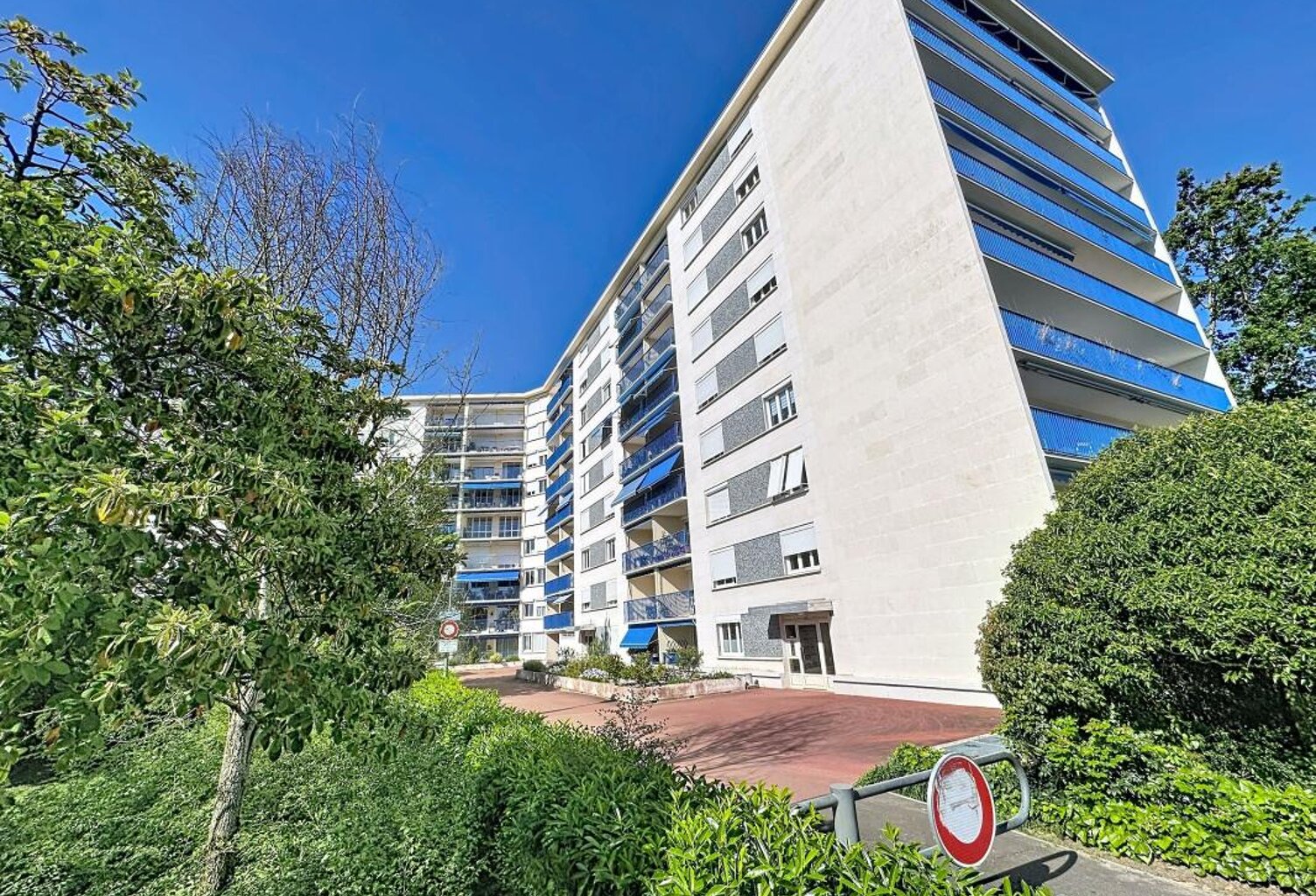 Appartement À Vendre — photo 1
