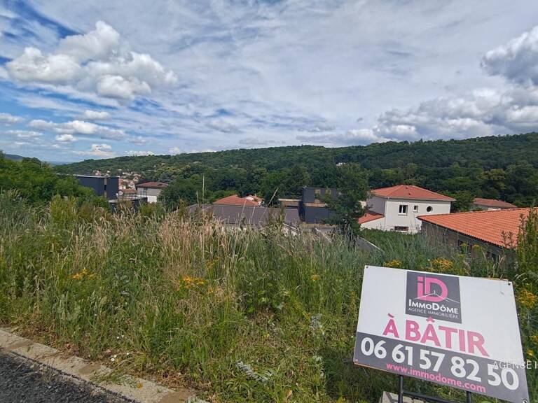 Terrain constructible de 952 m², vue dégagée — photo 1