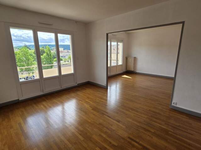 À VENDRE – Appartement T5 de 111 m² avec balcon, garage et cave – Vesoul — photo du bien