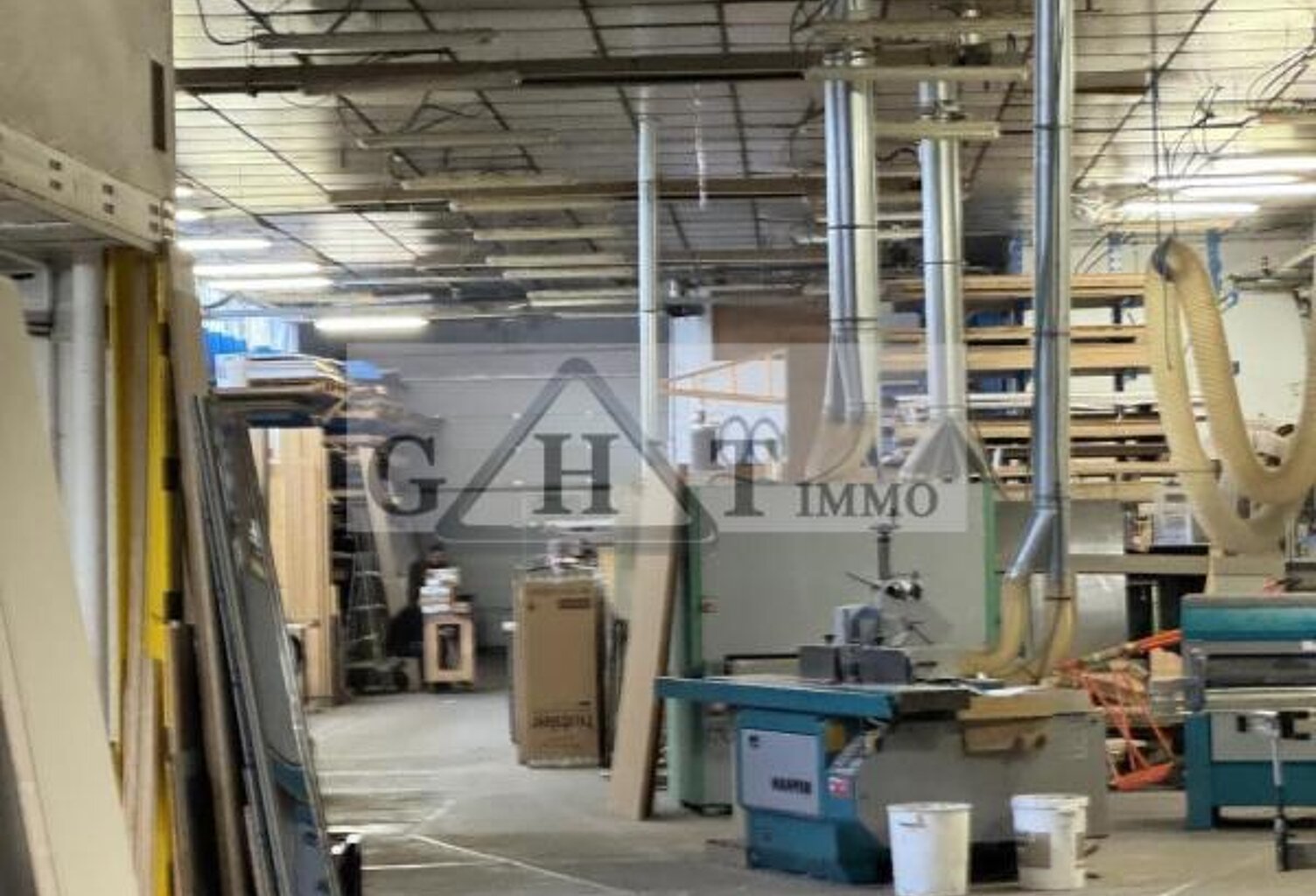 Entrepot 2600 m2 a vendre Bobigny — photo 1