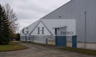 Local industriel  5500 m² à vendre à Buc (78530)
