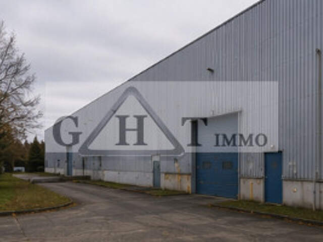 A vendre Entrepôt de 5500 m²-BUC — photo du bien