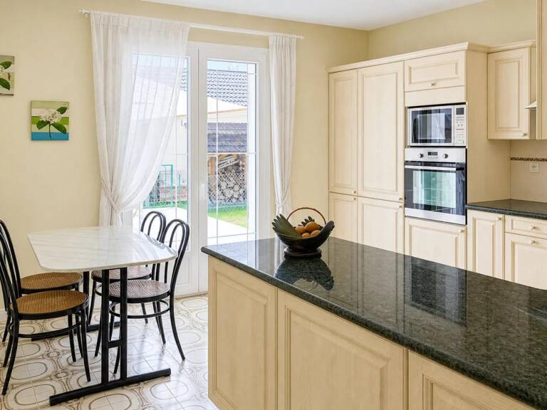 Maison de 6 pièces de 135 m² à Donnery — photo 1