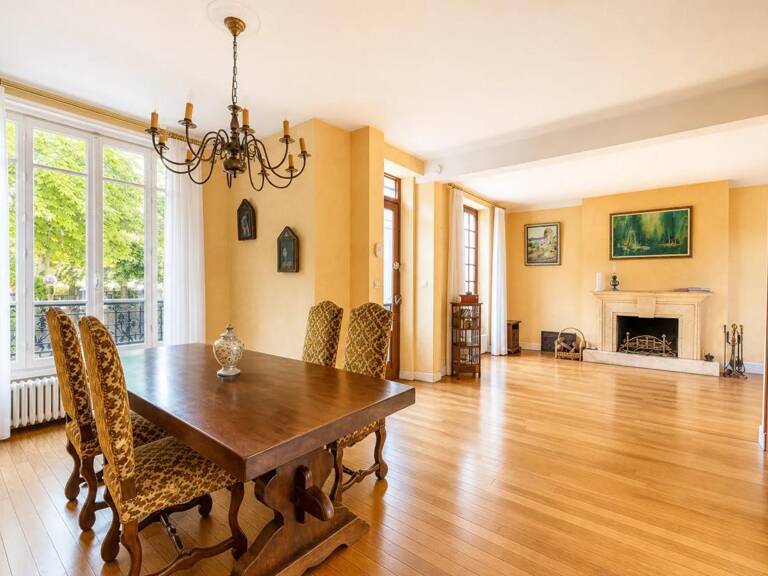 Maison de 7 pièces de 140 m² à Eaubonne — photo 1