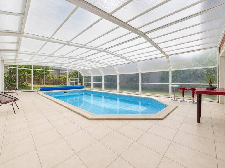 Maison familiale avec piscine couverte et grands volumes à Montf — photo 1