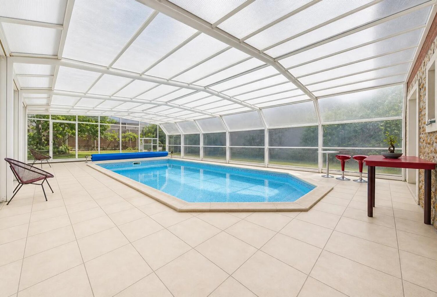 Maison familiale avec piscine couverte et grands volumes à Montf — photo 1