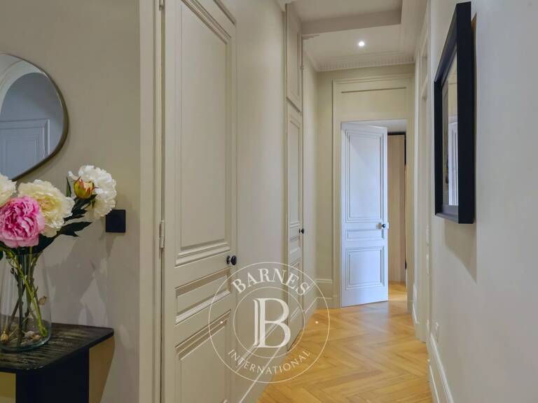 Lyon 6 - SAINT POTHIN - Appartement d'environ 222 m² - 4 chambres — photo 1