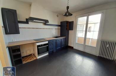 Appartement 3 pièces 902 €