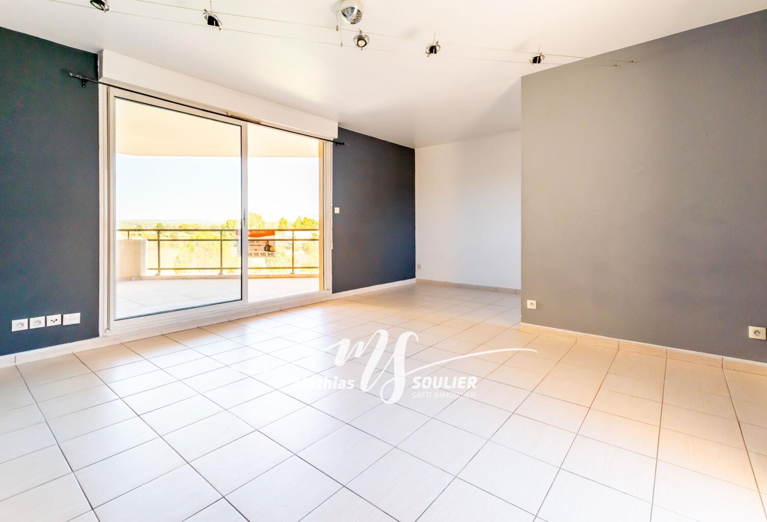 T2 48 m² avec terrasse/balcon/parking - La Duranne — photo 1