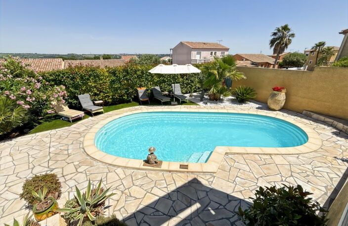 Vente Maison avec piscine, vue dégagée et dominante — photo 2