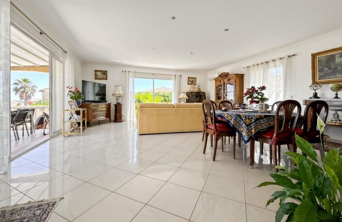 Vente Maison avec piscine, vue dégagée et dominante — photo 5