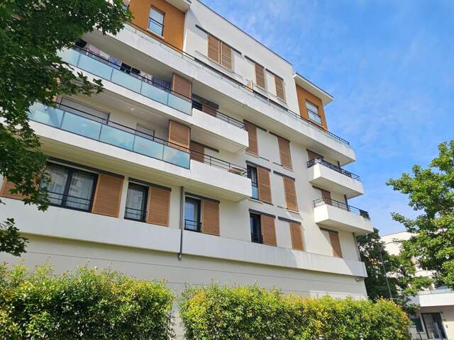 Appartement À Vendre — photo du bien