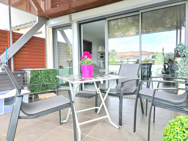 Appartement  3 pièce(s) 65 m2 terrasse / 2 PARKING et ascenseur — photo du bien