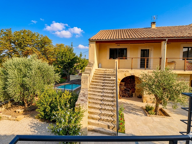 ENTRE NIMES ET UZES : Grande maison de village avec dépendan — photo 2