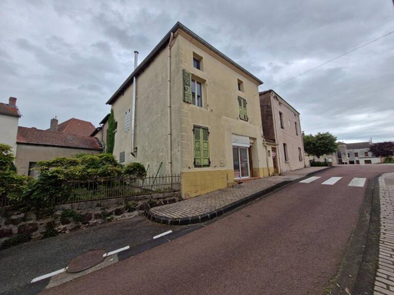 Saint Martin D'ESTREAUX - MAISON DE VILLAGE — photo 1
