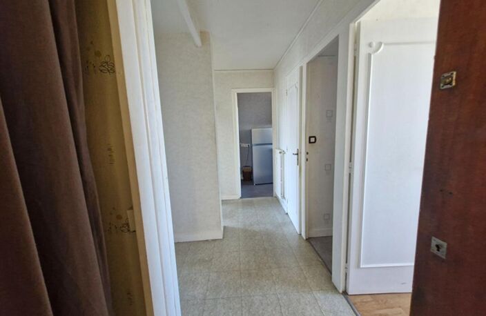 ROANNE - APPARTEMENT T3 — photo 4