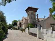 Domaine de caractère avec gîtes, chambres d'hôtes et parc de 1,7 hectare à Vias — photo 2