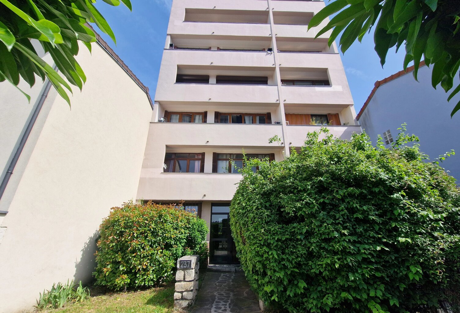 EXCLUSIVITÉ - APPARTEMENT LUMINEUX 3 PIÈCES AUX LILAS — photo 1