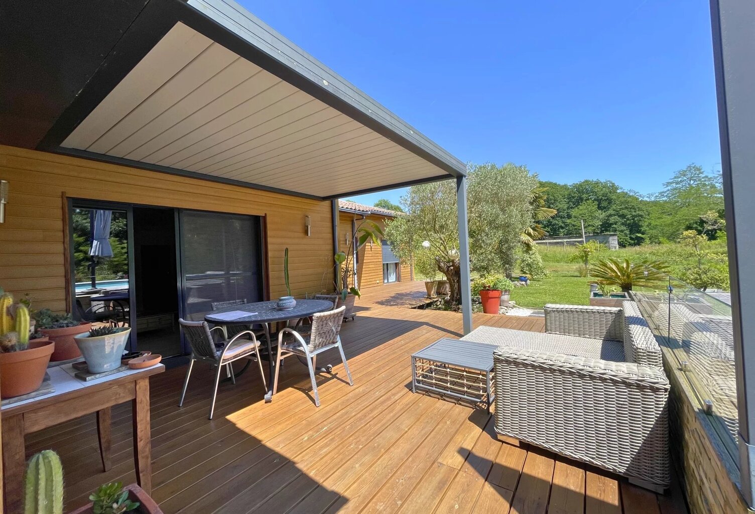 Maison plain-pied 157 m² - 5 chambres - Piscine - Terrain 2062 m² — photo 1