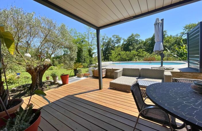 Maison plain-pied 157 m² - 5 chambres - Piscine - Terrain 2062 m² — photo 3