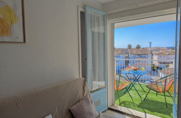 APPARTEMENT 3 PIECES AVEC VUE DEGAGEE SUR LES SALINS DU MIDI — photo 3