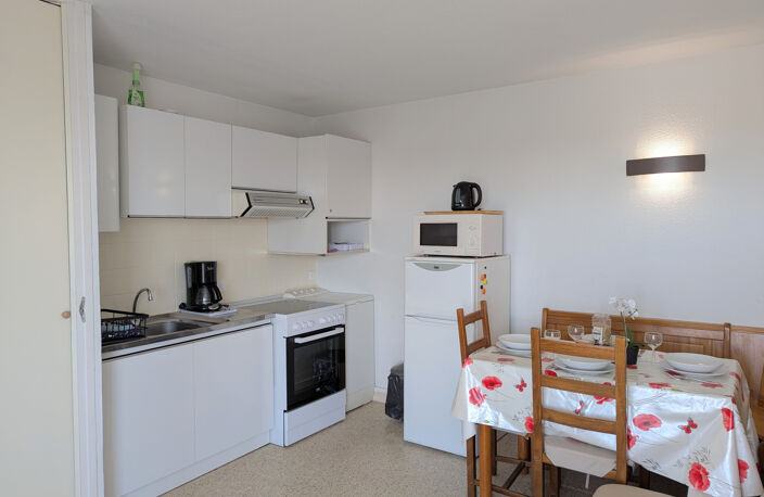 APPARTEMENT 3 PIECES AVEC VUE DEGAGEE SUR LES SALINS DU MIDI — photo 4