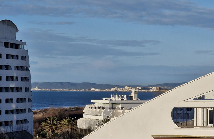 STUDIO CABINE AVEC PARKING DERNIER ETAGE VUE SUR MER — photo 2