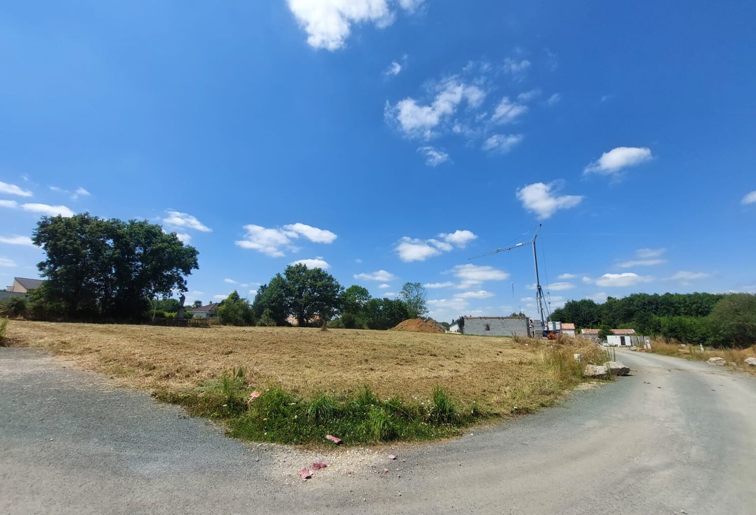 ST DENIS LA CHEVASSE : Terrains à bâtir viabiliser plein sud ! — photo 1