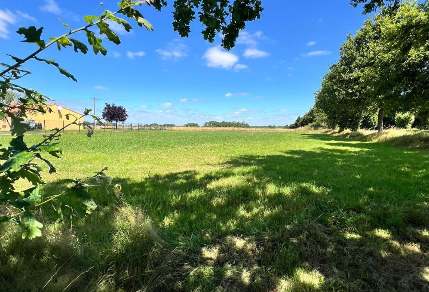 Votre terrain à bâtir au LES BROUZILS — photo 1