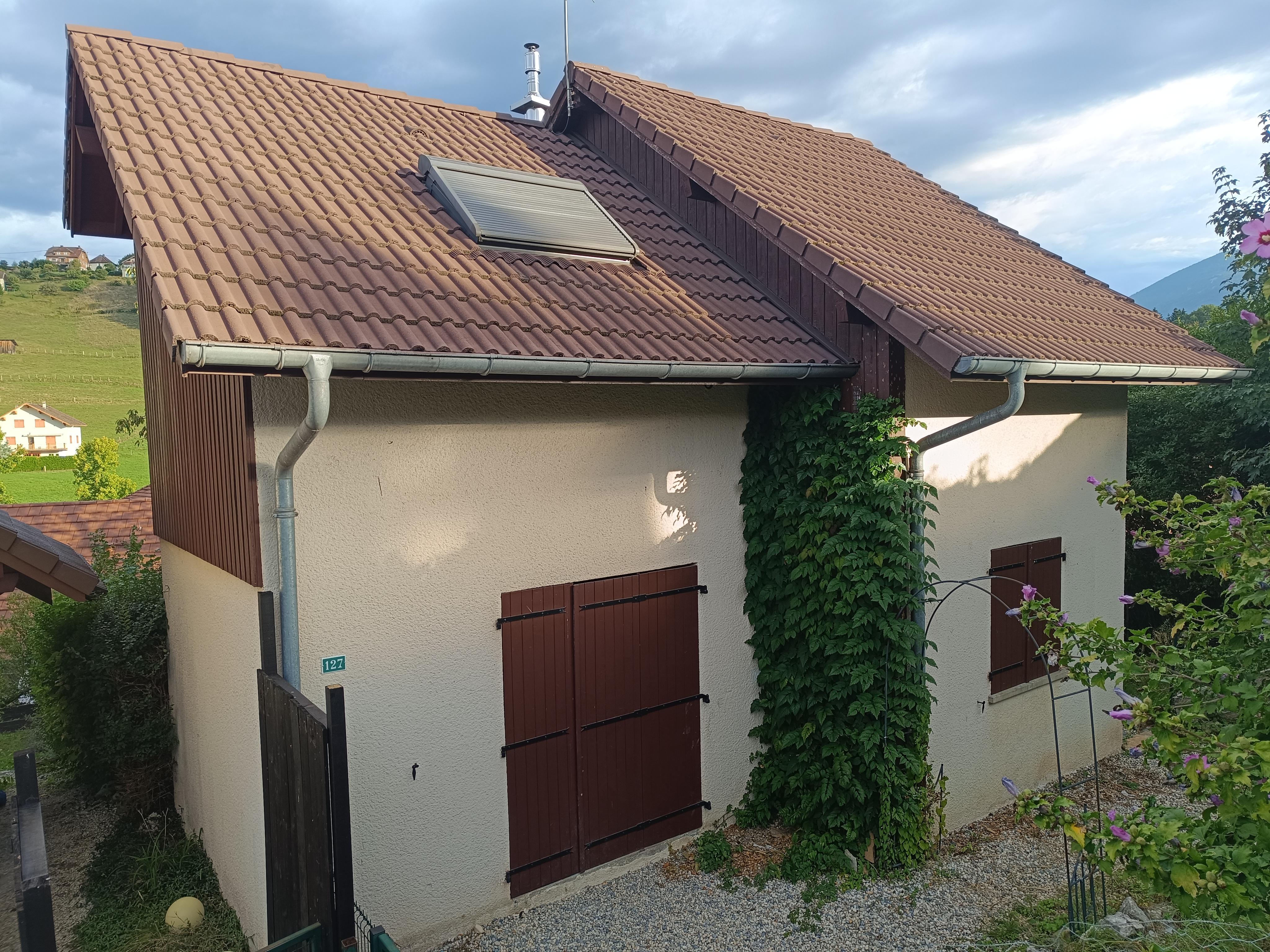 Maison T4 avec jardin de 348 m² à Saint-Alban-de-Montbel, proche lac.