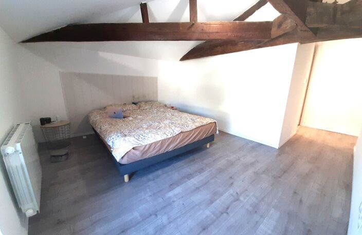 Location appartement 2 pièces 45 m² à Crêches-sur-Saône (71680) — photo 3