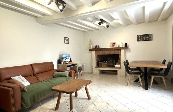 Maison - 121m² - Vernoil-le-Fourrier — photo 2