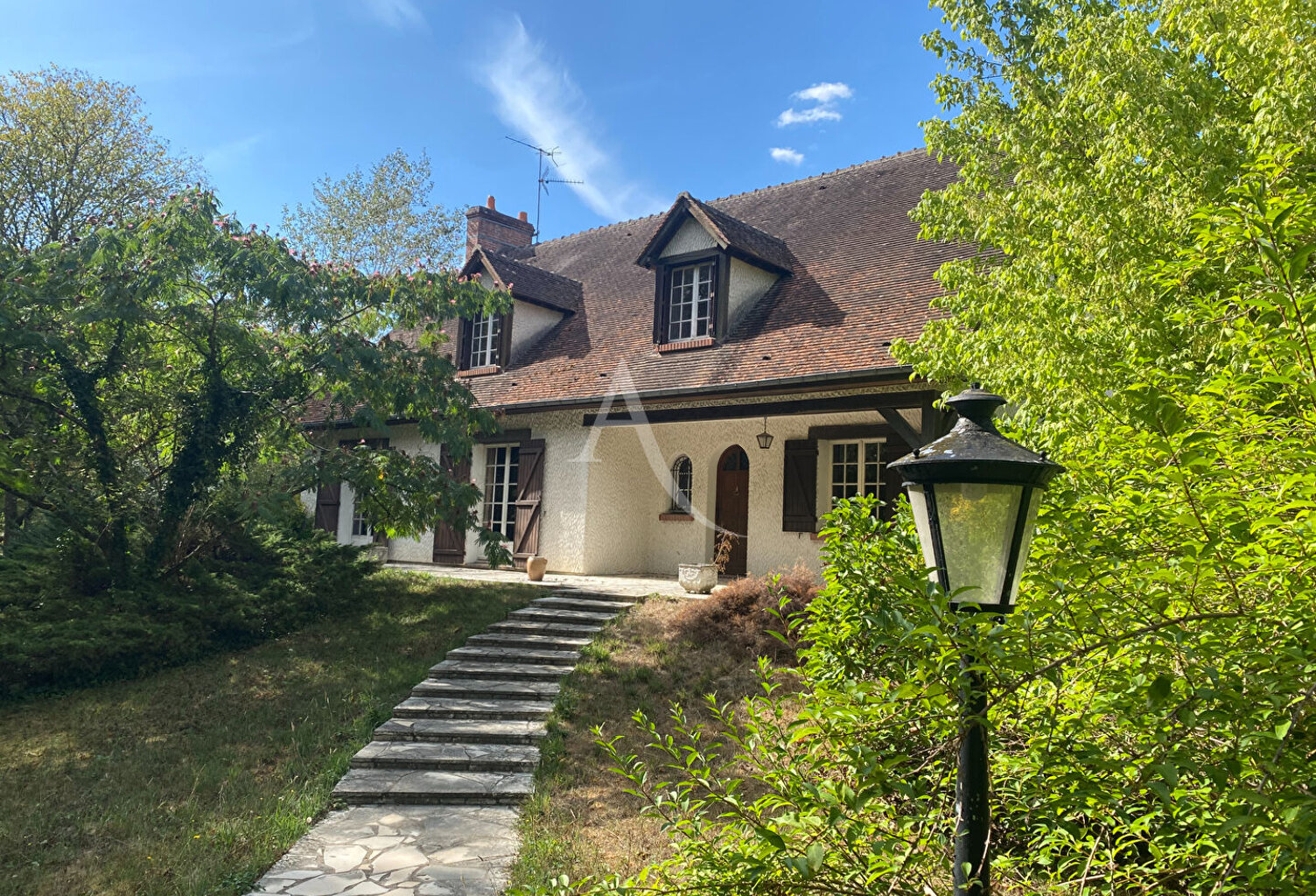 EXCLUSIVITE DONNERY LIMITE MARDIE GRANDE MAISON DE  231 m2!!!! — photo 1