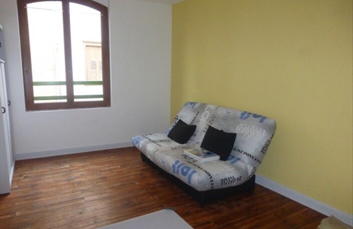 STUDIO AVEC MEUBLES LE PUY EN VELAY - 1 pièce(s) - 25 m2 — photo 4