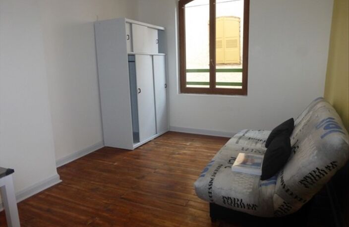 STUDIO AVEC MEUBLES LE PUY EN VELAY - 1 pièce(s) - 25 m2 — photo 5
