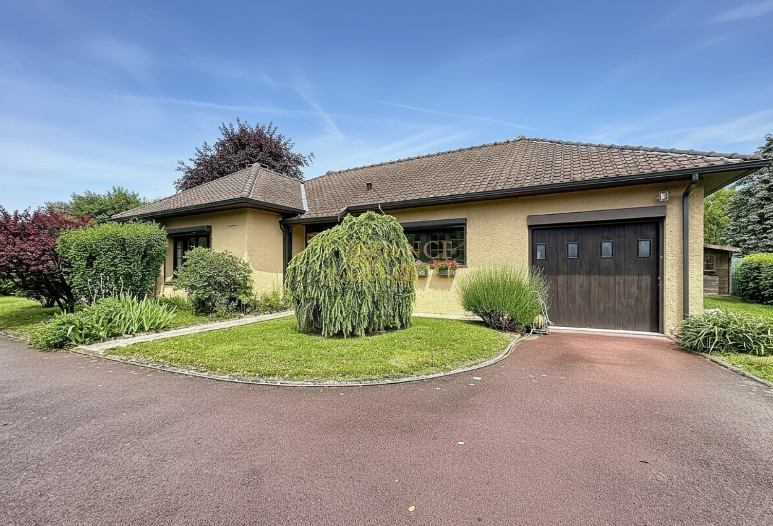 CUCQ VILLA HABITABLE DE PLAIN-PIED PROCHE COMMERCES ET A 5 M — photo 1