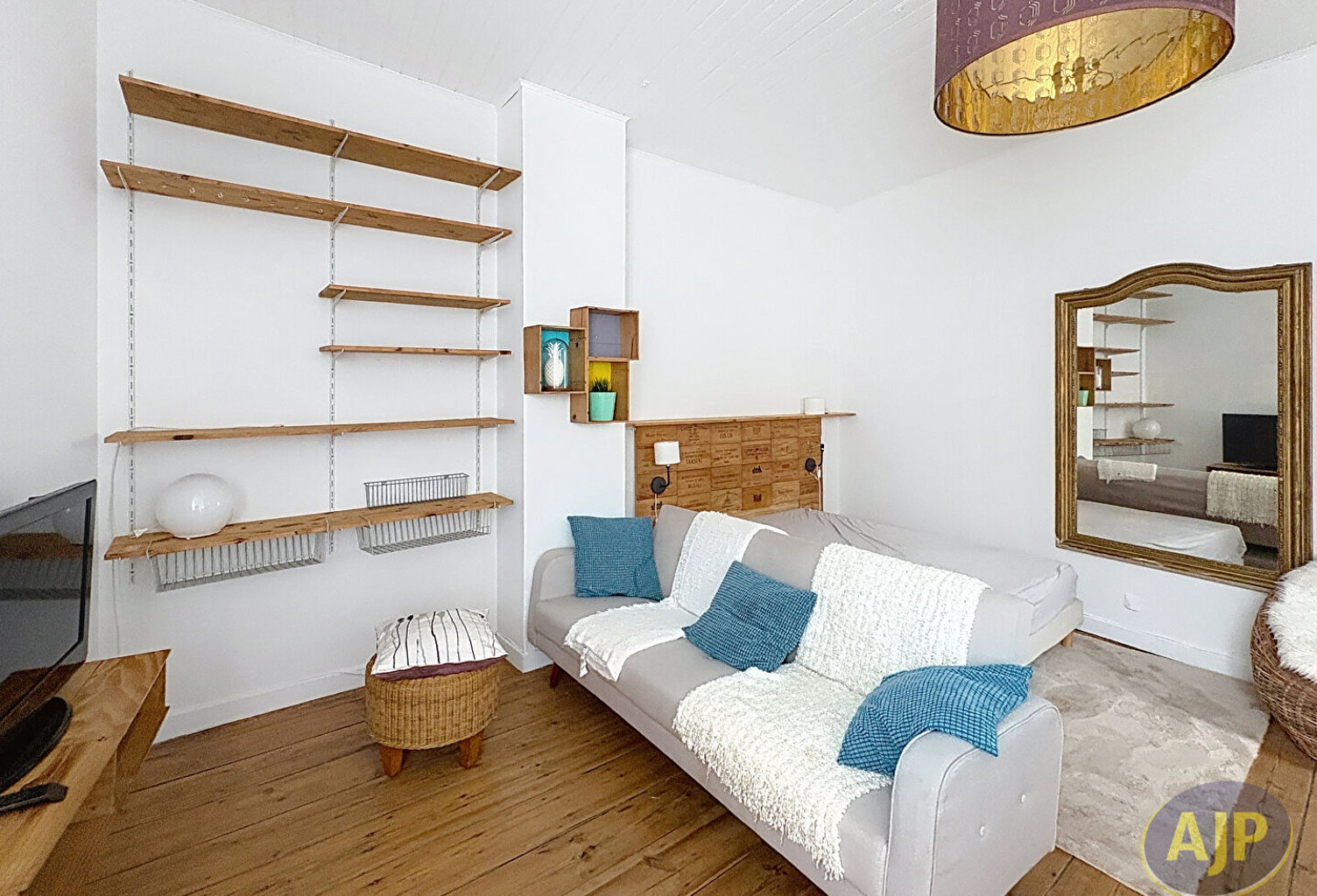 Studio Bordeaux, emplacement stratégique ! — photo 1