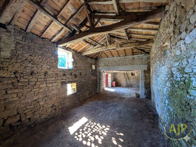 Grange à réhabiliter Beaufou — photo du bien