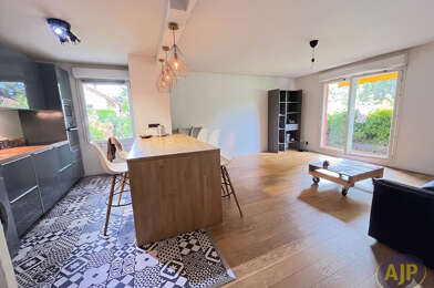 Appartement 4 pièces 246400 €
