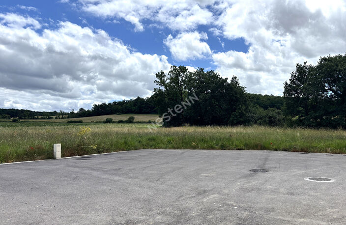 Terrain viabilisé de 637 m² au calme à Saint Nauphary — photo 2