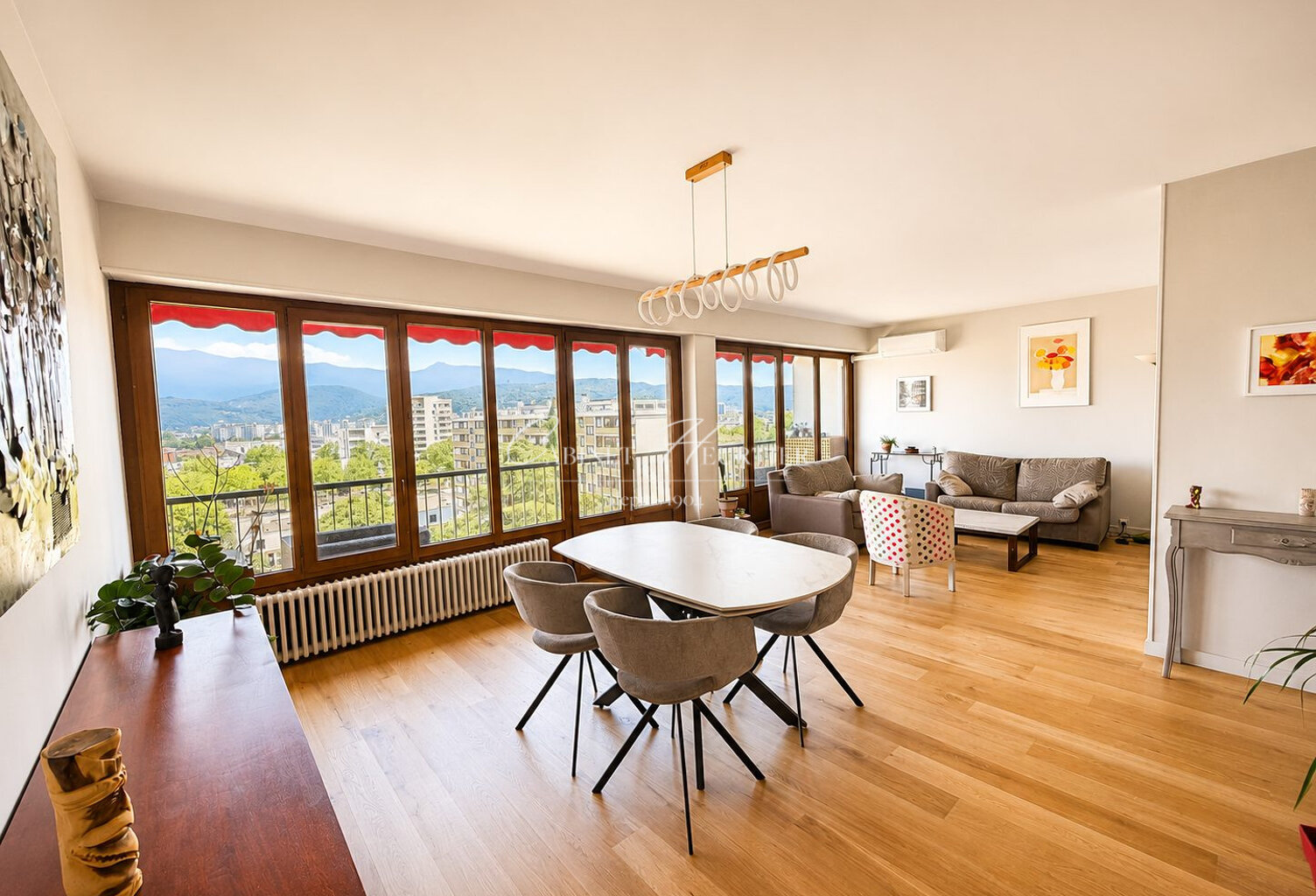 ECHIROLLES T4 DOMAINE JEAN JAURES DERNIER ETAGE EN PARFAIT ETAT — photo 1