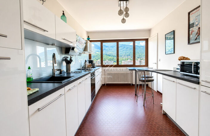 ECHIROLLES T4 DOMAINE JEAN JAURES DERNIER ETAGE EN PARFAIT ETAT — photo 3