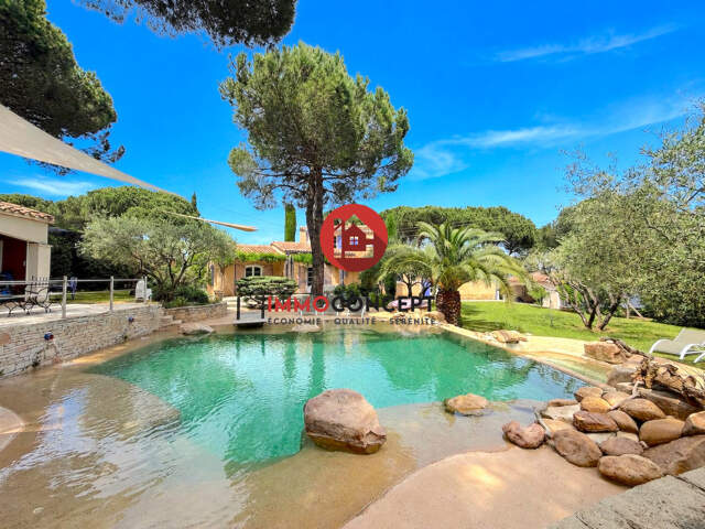 Propriété avec piscine et dépendance — photo du bien