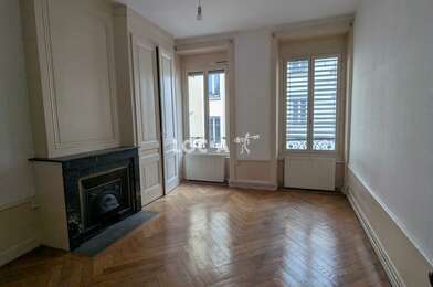 Appartement 3 pièces 1050 €
