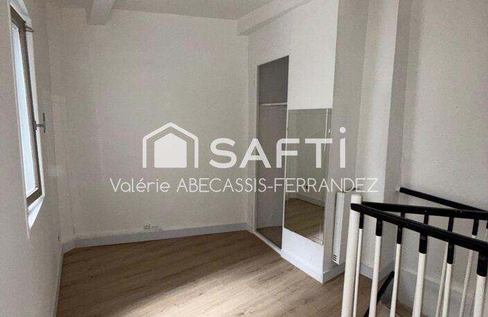Studio en duplex place St Georges — photo 4